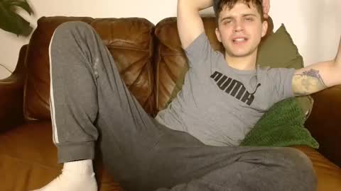 Snapshot of camdoattitude chatting on 02/25/25, 09:13 CamDoAttitude online show from 02/25/25, 09:13