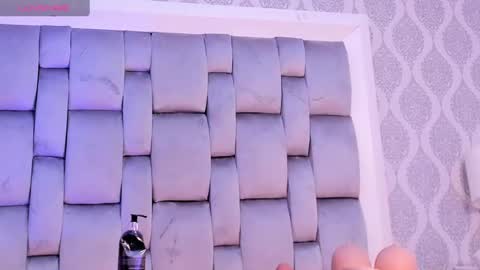 Snapshot of cameron69_ chatting on 12/19/24, 04:46 Cameron online show from 12/19/24, 04:46