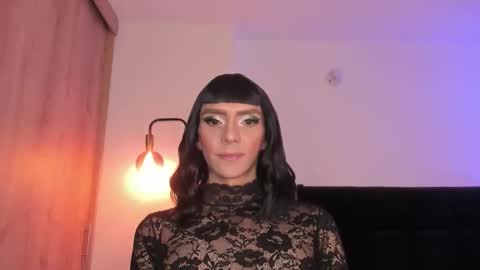 Snapshot of cameron_lyra chatting on 12/17/25, 01:22 Cameron online show from 12/17/25, 01:22