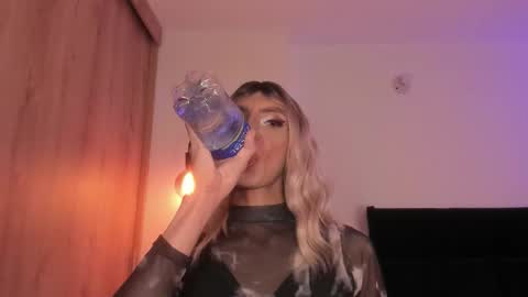 Snapshot of cameron_lyra chatting on 02/05/26, 02:38 Cameron online show from 02/05/26, 02:38