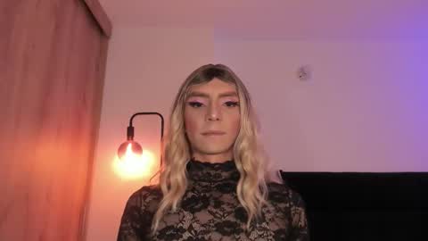 Snapshot of cameron_lyra chatting on 02/20/26, 01:13 Cameron online show from 02/20/26, 01:13