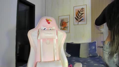 Cameron  online show from 10/25/25, 07:52