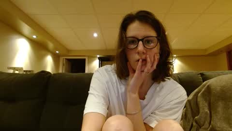 Snapshot of camforfunmoment chatting on 03/06/25, 01:16 camforfunmoment online show from 03/06/25, 01:16