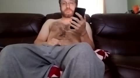 Snapshot of camguy2425 chatting on 01/12/25, 01:05 CamGuy online show from 01/12/25, 01:05