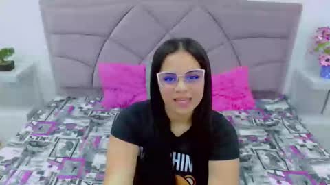 Snapshot of cami_bunnygirlx chatting on 12/28/24, 06:40 CAMI online show from 12/28/24, 06:40