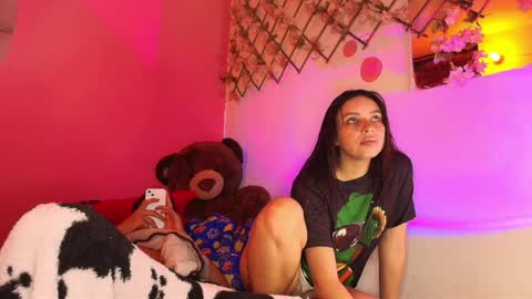 Snapshot of cami_casti777 chatting on 05/18/26, 10:37 trini-1000 online show from 05/18/26, 10:37