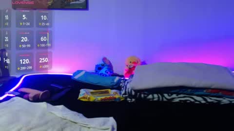 Snapshot of cami_sweet_99 chatting on 07/23/26, 01:52 cami_sweet_99 online show from 07/23/26, 01:52