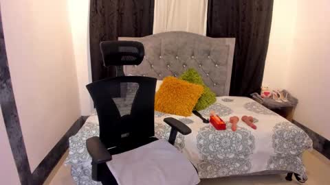 Snapshot of camicute_ chatting on 03/20/26, 11:20 online show from 03/20/26, 11:20