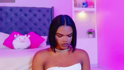 camiestrada online show from 11/07/25, 05:18