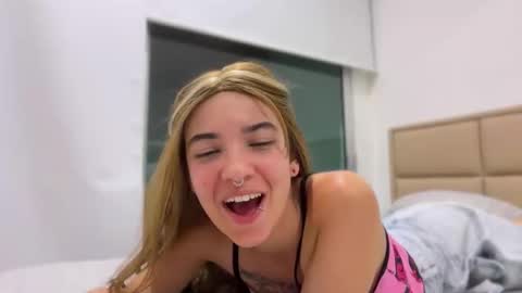 camii19y online show from 09/18/25, 02:57