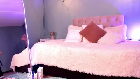 Snapshot of camii_bunnie chatting on 05/01/26, 04:17 Cami online show from 05/01/26, 04:17