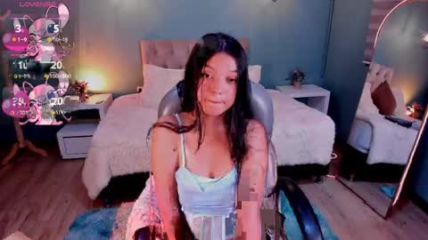 Snapshot of camii_bunnie chatting on 05/07/26, 04:18 Cami online show from 05/07/26, 04:18
