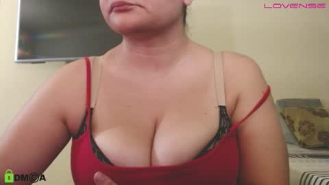 Snapshot of camiilahotxxx chatting on 02/14/26, 08:05 Camila online show from 02/14/26, 08:05