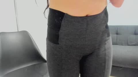 Snapshot of camila_berk chatting on 11/18/25, 04:06 Cami online show from 11/18/25, 04:06
