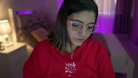 Snapshot of camila_buitrago chatting on 12/06/24, 08:18 Camila buitrago online show from 12/06/24, 08:18