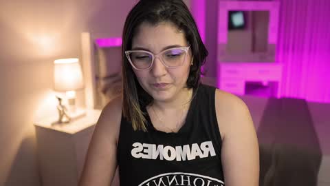 Snapshot of camila_buitrago chatting on 12/15/24, 01:57 Camila buitrago online show from 12/15/24, 01:57