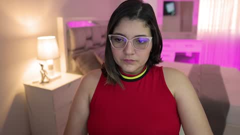 Snapshot of camila_buitrago chatting on 12/15/24, 02:59 Camila buitrago online show from 12/15/24, 02:59