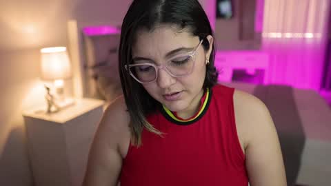 Snapshot of camila_buitrago chatting on 12/15/24, 09:09 Camila buitrago online show from 12/15/24, 09:09