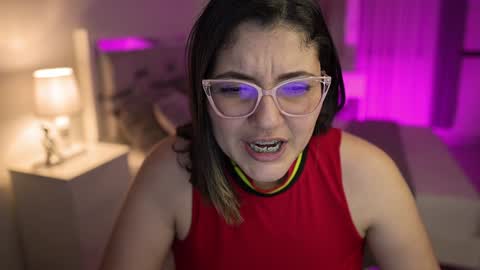 Snapshot of camila_buitrago chatting on 12/16/24, 01:42 Camila buitrago online show from 12/16/24, 01:42