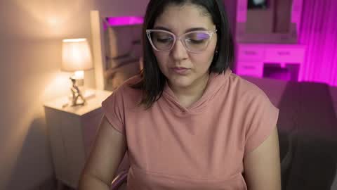 Snapshot of camila_buitrago chatting on 12/19/24, 02:23 Camila buitrago online show from 12/19/24, 02:23