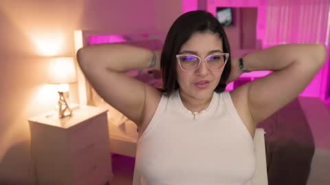 Snapshot of camila_buitrago chatting on 12/19/24, 10:10 Camila buitrago online show from 12/19/24, 10:10