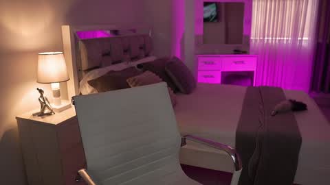 Snapshot of camila_buitrago chatting on 12/21/24, 05:18 Camila buitrago online show from 12/21/24, 05:18