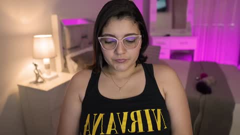 Snapshot of camila_buitrago chatting on 12/22/24, 10:15 Camila buitrago online show from 12/22/24, 10:15