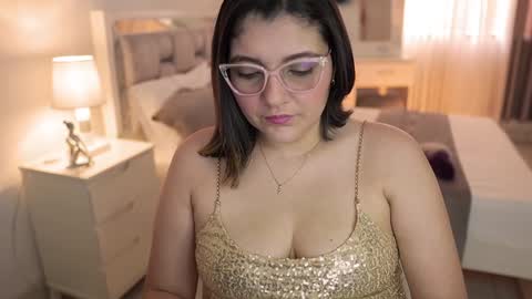 Snapshot of camila_buitrago chatting on 12/23/24, 02:50 Camila buitrago online show from 12/23/24, 02:50