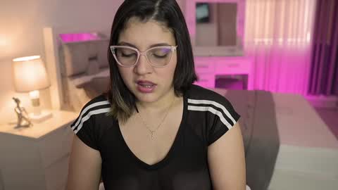 Snapshot of camila_buitrago chatting on 12/25/24, 05:58 Camila buitrago online show from 12/25/24, 05:58