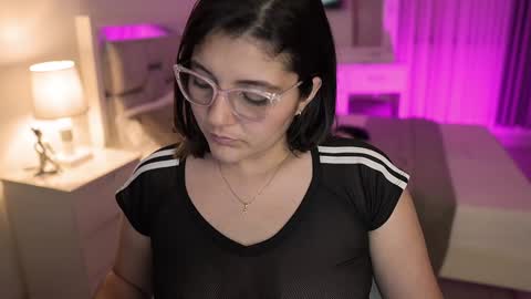 Snapshot of camila_buitrago chatting on 12/26/24, 12:03 Camila buitrago online show from 12/26/24, 12:03