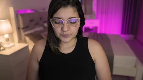 Snapshot of camila_buitrago chatting on 12/29/24, 10:47 Camila buitrago online show from 12/29/24, 10:47