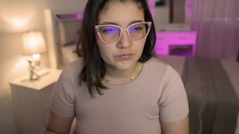 Snapshot of camila_buitrago chatting on 01/03/25, 10:08 Camila buitrago online show from 01/03/25, 10:08