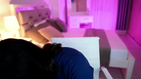 Snapshot of camila_buitrago chatting on 03/11/25, 01:37 Camila buitrago online show from 03/11/25, 01:37