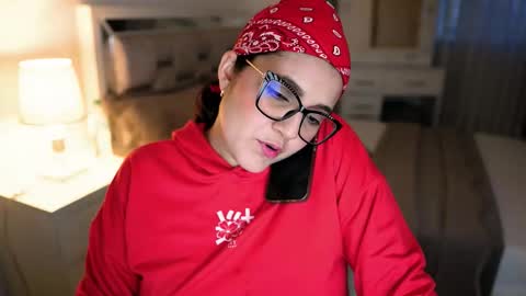 Snapshot of camila_buitrago chatting on 10/14/25, 10:43 Camila buitrago online show from 10/14/25, 10:43