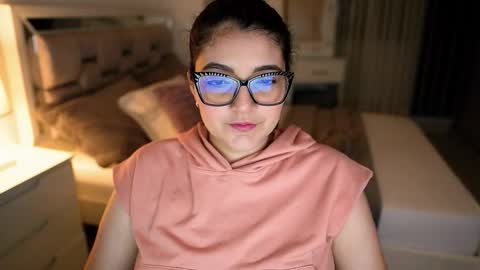 Snapshot of camila_buitrago chatting on 10/16/25, 12:44 Camila buitrago online show from 10/16/25, 12:44