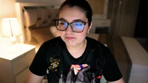 Snapshot of camila_buitrago chatting on 10/19/25, 03:07 Camila buitrago online show from 10/19/25, 03:07