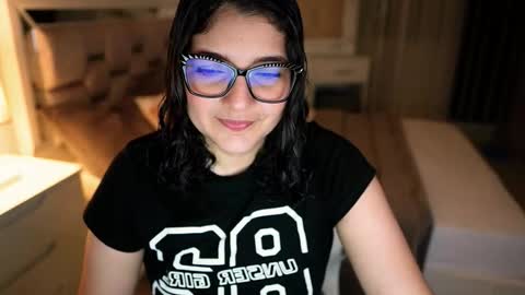 Snapshot of camila_buitrago chatting on 11/05/25, 12:32 Camila buitrago online show from 11/05/25, 12:32