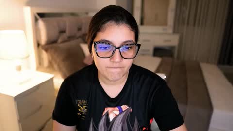 Snapshot of camila_buitrago chatting on 11/15/25, 03:15 Camila buitrago online show from 11/15/25, 03:15