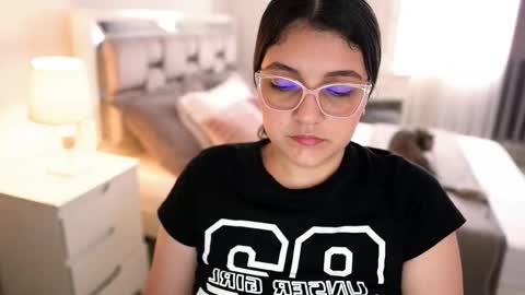 Snapshot of camila_buitrago chatting on 11/23/25, 03:45 Camila buitrago online show from 11/23/25, 03:45