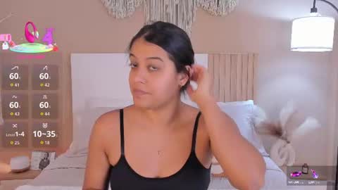 camila_bustamante_ online show from 06/11/26, 04:27