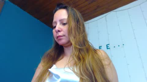 camila online show from 01/12/25, 12:44