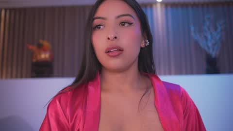 Snapshot of camila_dupont chatting on 05/08/26, 04:18 Camila online show from 05/08/26, 04:18
