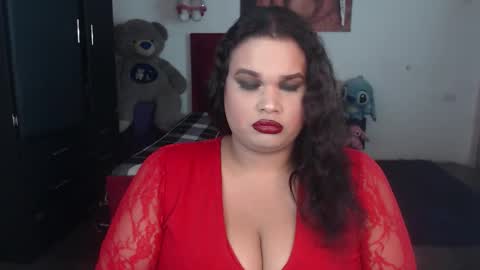 Snapshot of camila_fuenmayor chatting on 12/02/25, 05:13 online show from 12/02/25, 05:13