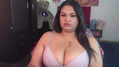 Snapshot of camila_fuenmayor chatting on 03/02/26, 07:15 online show from 03/02/26, 07:15