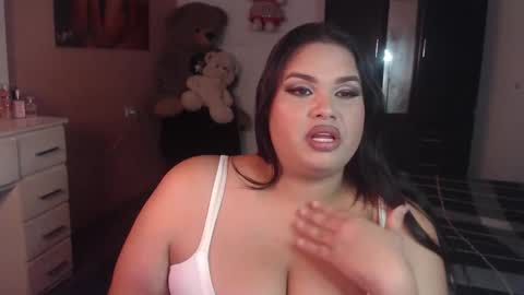 Snapshot of camila_fuenmayor chatting on 03/14/26, 06:19 online show from 03/14/26, 06:19