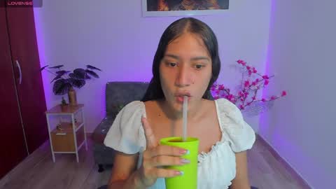 Snapshot of camila_harperr chatting on 04/11/26, 09:46 C A M I L A online show from 04/11/26, 09:46