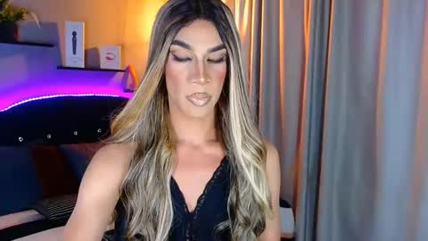 Camila online show from 01/12/25, 02:56