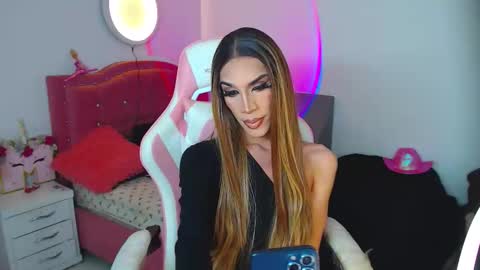 Snapshot of camila_hoottie chatting on 01/09/26, 08:32 Camila online show from 01/09/26, 08:32