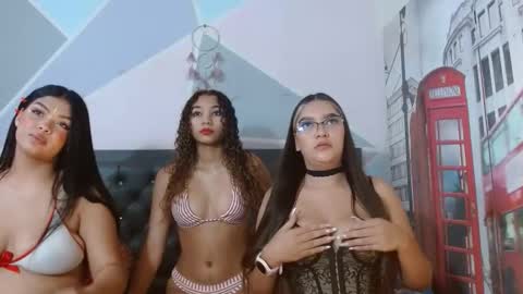 camila_meza online show from 11/18/25, 02:43