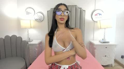 Snapshot of camila_sunsen chatting on 05/13/26, 01:25 camila sunsen online show from 05/13/26, 01:25